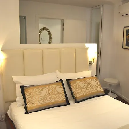 Πανσιόν House 4*