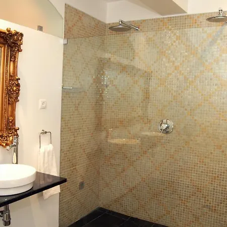 House Affittacamere 4*