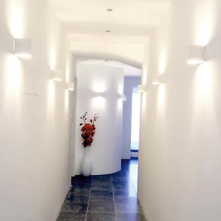 Affittacamere House 4*