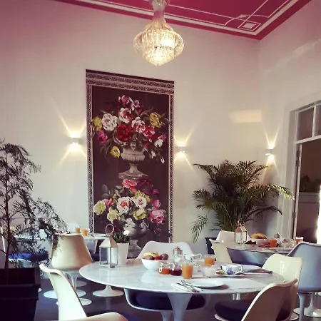 House Πανσιόν 4*